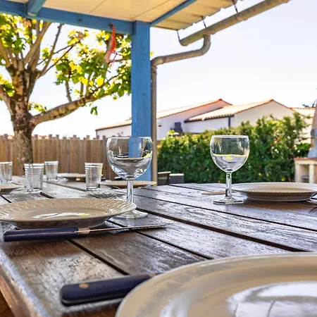 Holiday home La Maison Mon Desir Le Chateau-d'Oleron